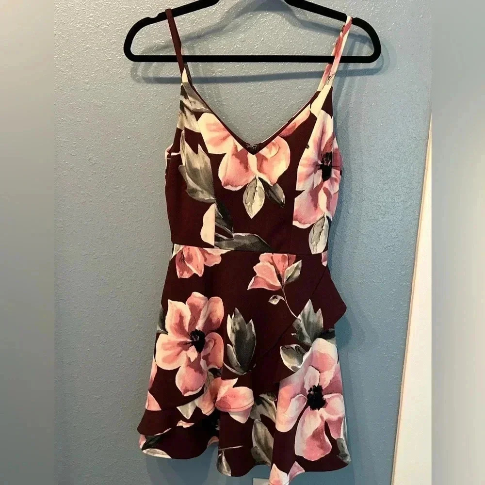 SPEECHLESS DRESS - Picture 2 of 5